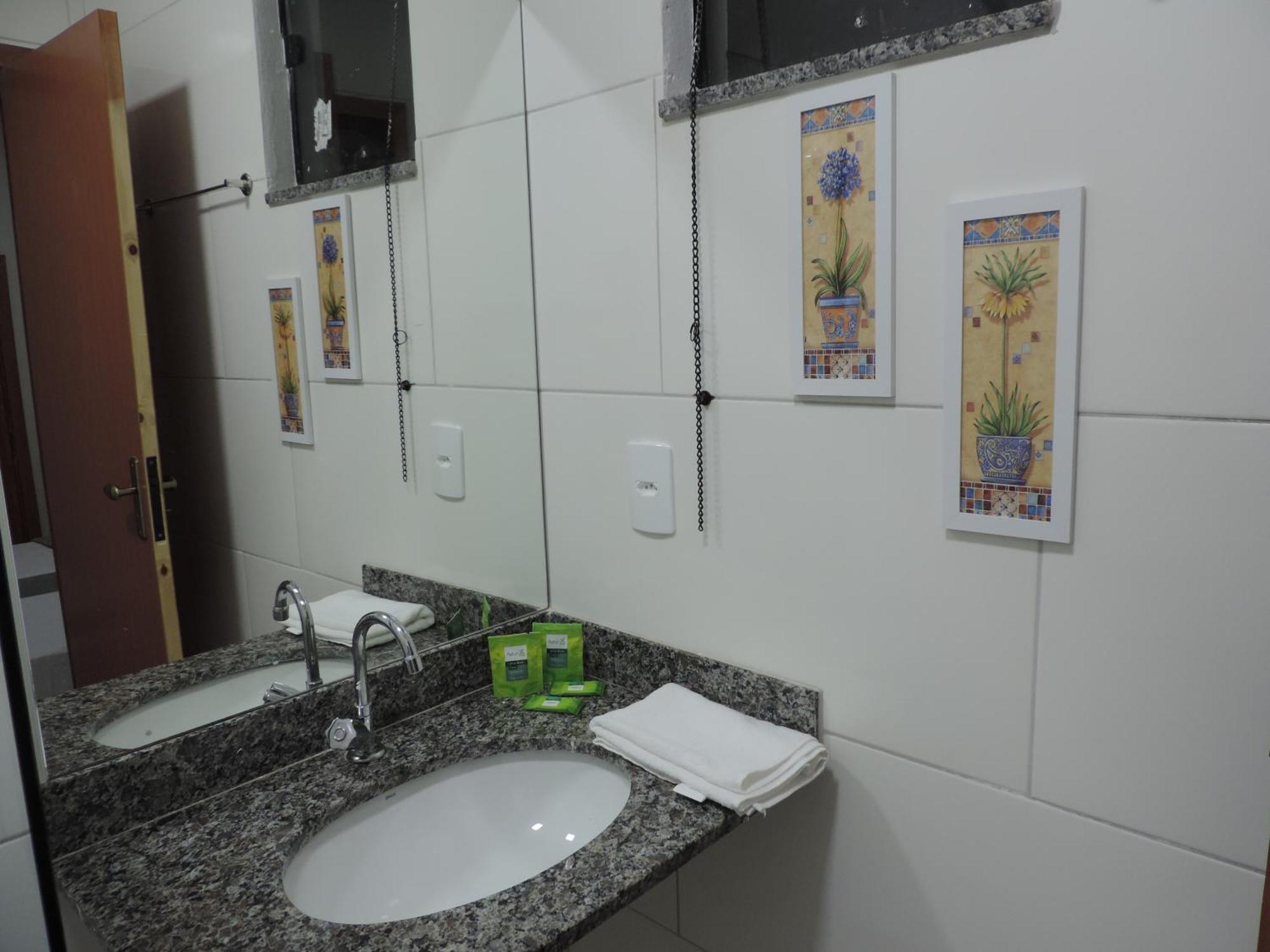 Sb Hospedaria Pousada Uberaba Eksteriør bilde